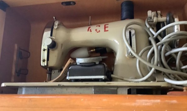 Ace 122 Sewing Machine