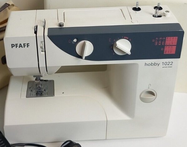 Pfaff Hobby 1022